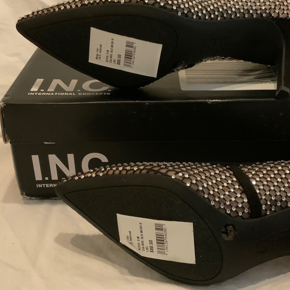 INC International Concepts Black and Tan Heels. Size 8M. New w/box. - Picture 3 of 3